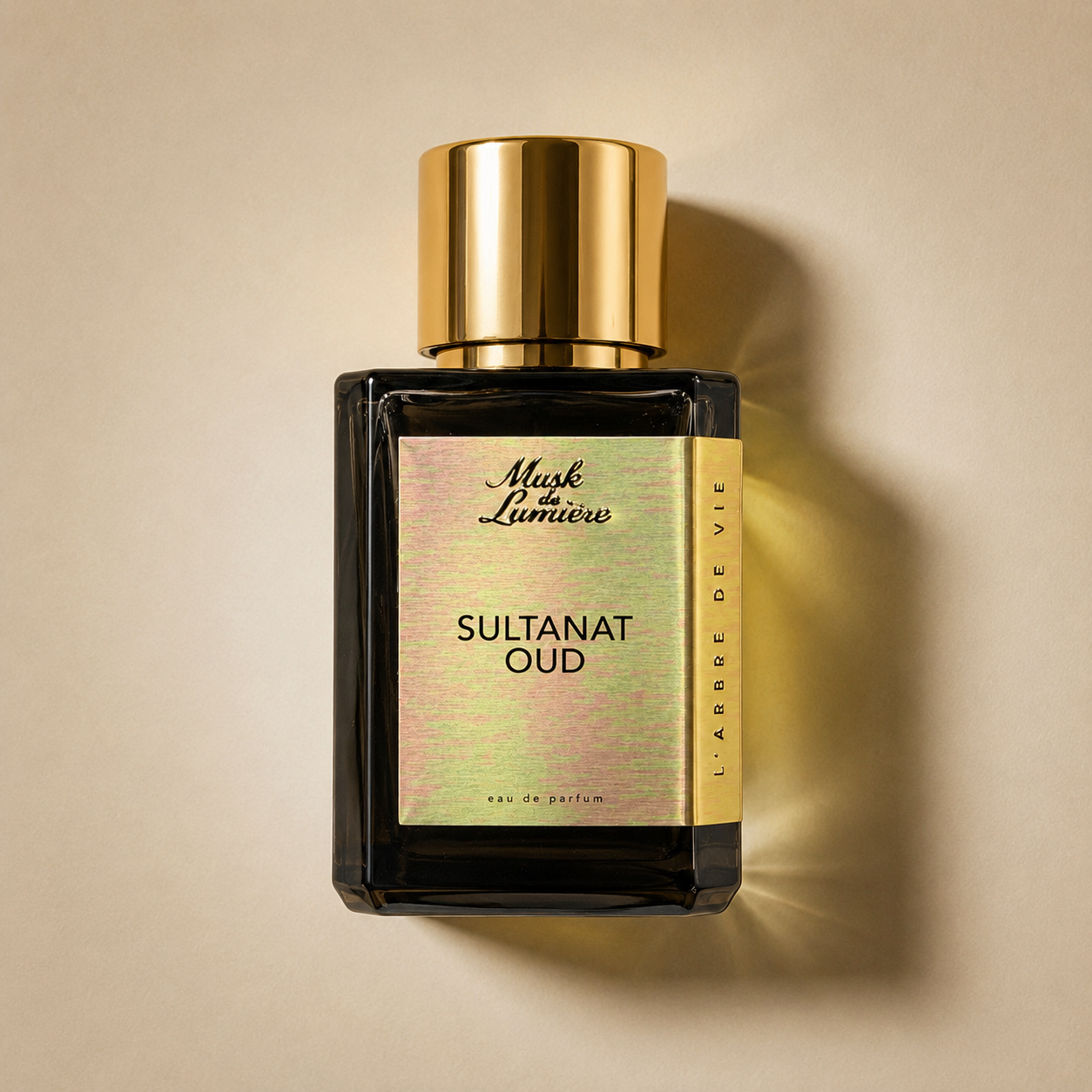 Sultanat Oud eau de parfum by Musk de Lumière, a powdery amberwood fragrance with genuine Oud Assafi from L'Arbre de Vie