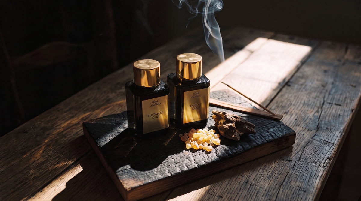 Sultanat Oud y Royale Oud sobre una tabla quemada con incienso y madera de agar